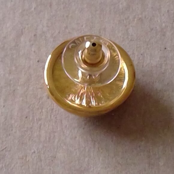 Monet large pearl earrings - new with flaw - Picture 4 of 4